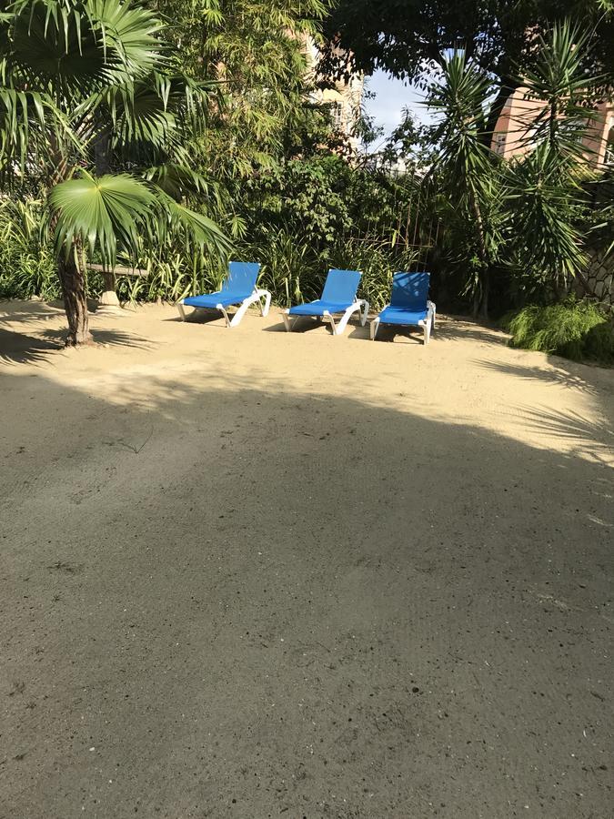 Alexanders Penthouse On The Beach オーチョ・リオス エクステリア 写真